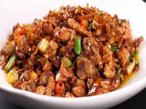 品牌餐饮加盟连锁具有哪三种形式？